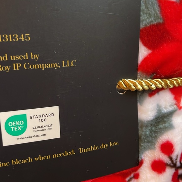 🎄Gorgeous King Sized Poinsettia Plush Blanket 🎄Rich vibrant colors! NWT - Picture 10 of 11